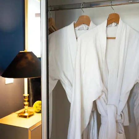 Metropole Old Apartment