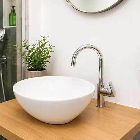 Metropole Old Apartment Bucharest